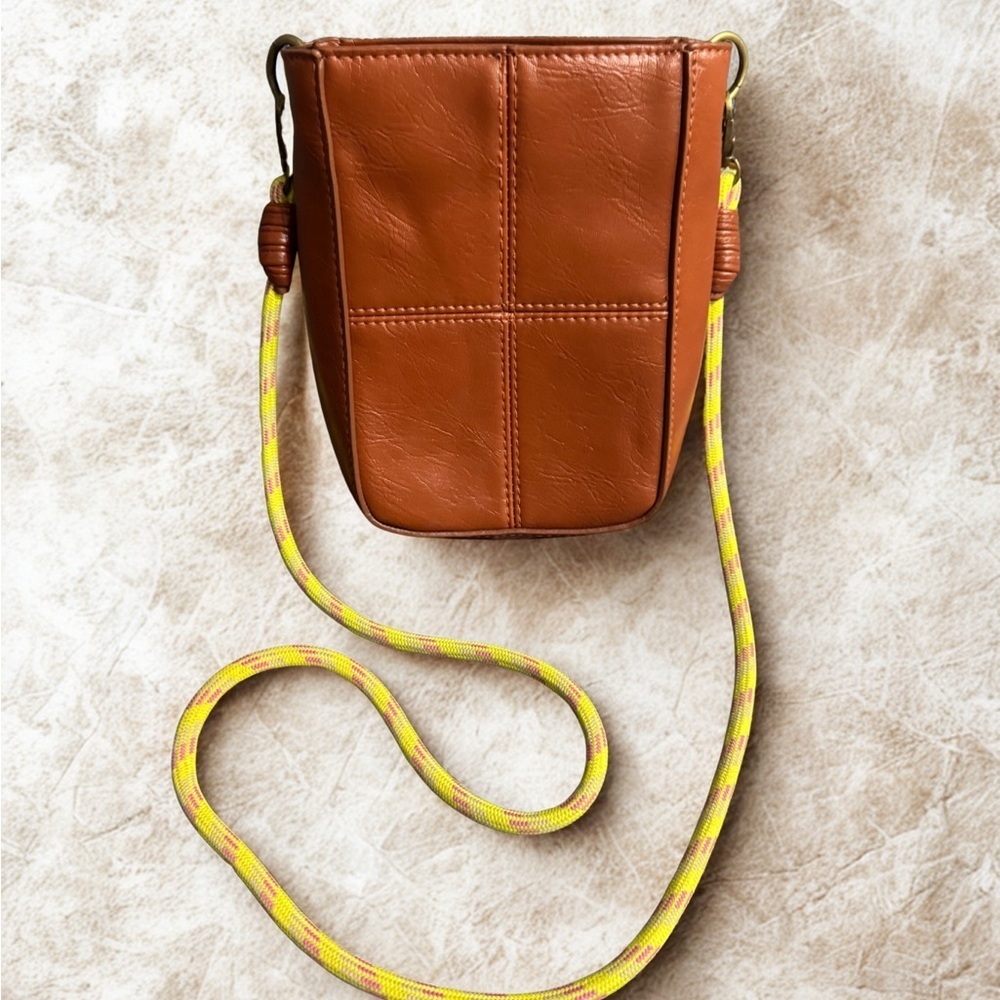 Universal Thread Tan Crossbody Bag with Yellow Strap